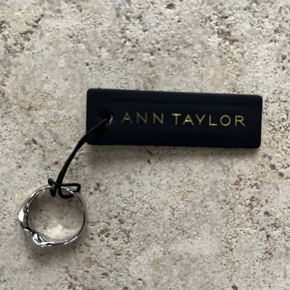 NWT - Ann Taylor twisted metal ring, size 6